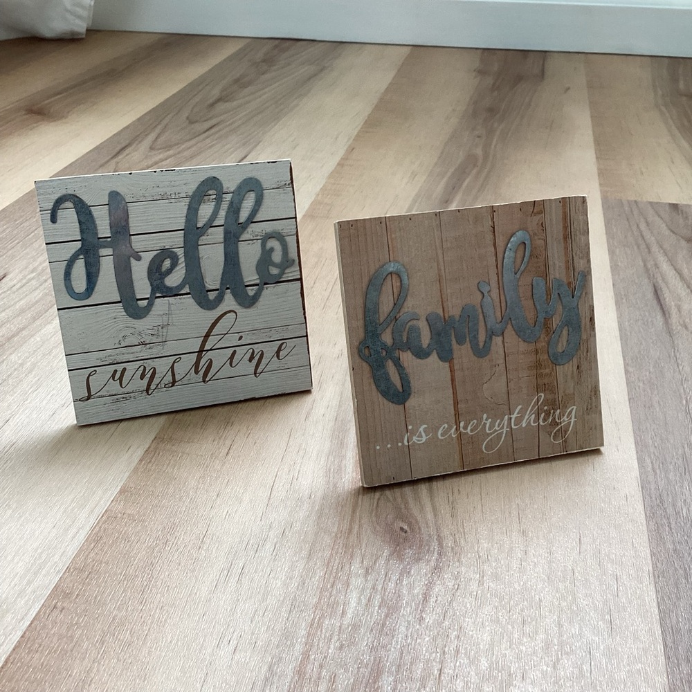 BOGO 🥳 Rustic Wooden Table Decor Set - Hello Sunshine - Family is everything